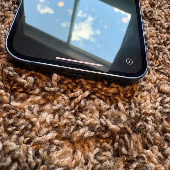 Apple iPhone 13, teal/blue, Straight talk 128GB - Picture 9 of 10